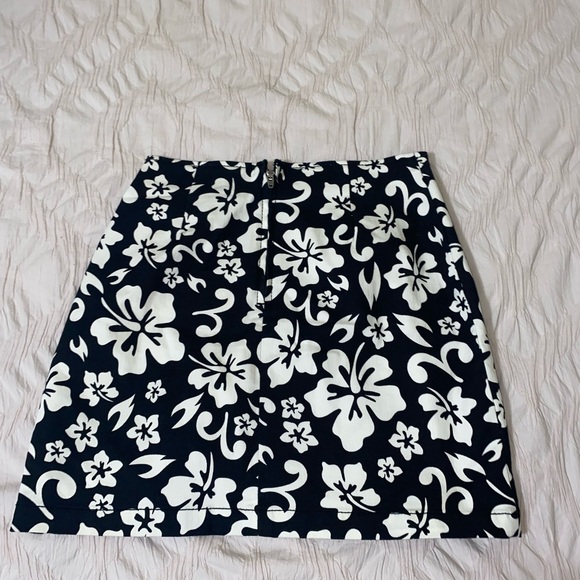 Hawaii printed skirt size 0 - Picture 2 of 3